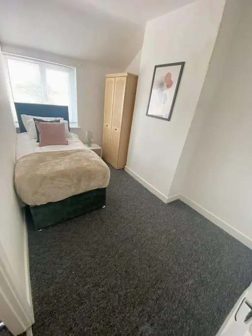3-Bed Home From Home, Sleeps 6, Great For Contractors, Close To Gulliver'S Valley Theme Park, Free Parking, Hot Tub, Couple Retreat 谢菲尔德 度假居